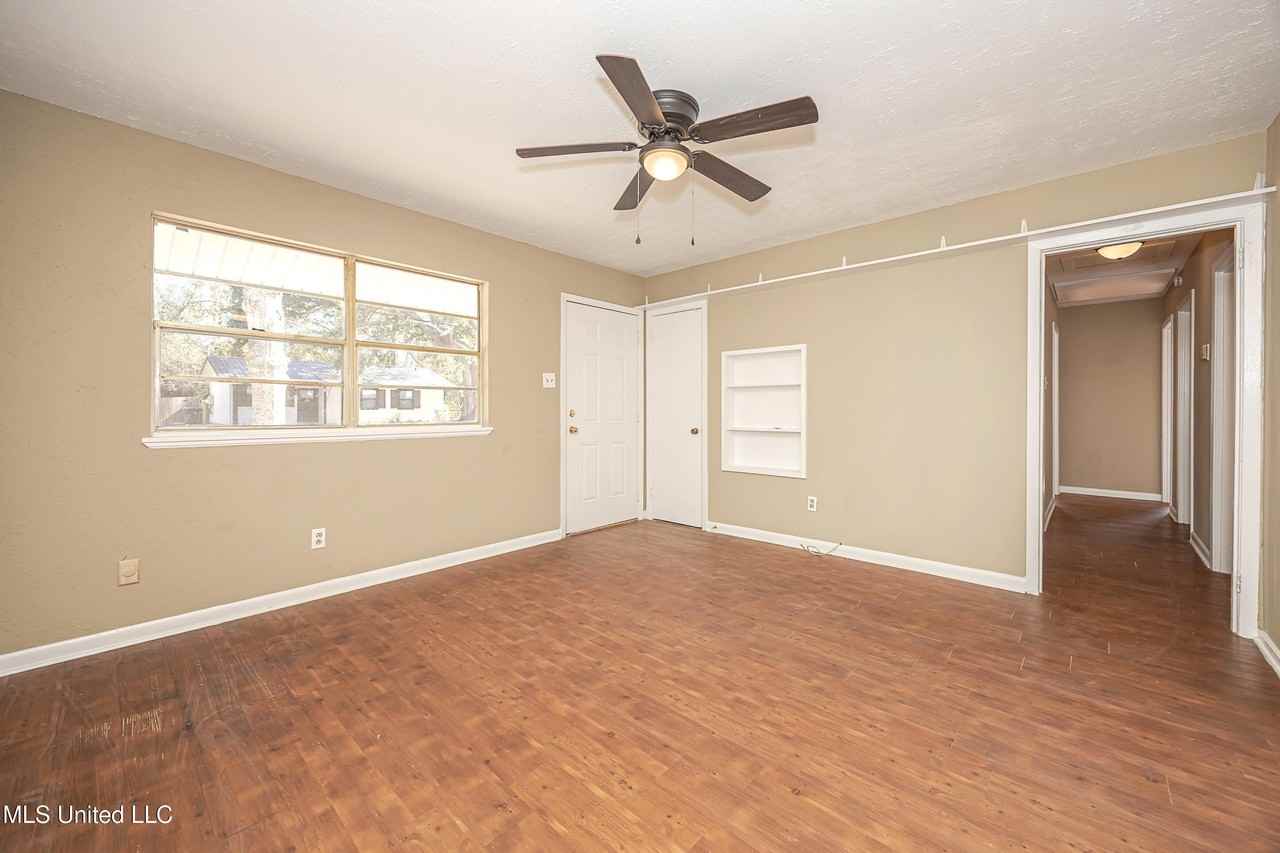 105 Hickory Dr - Photo 6 of 31