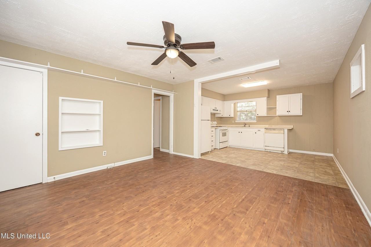 105 Hickory Dr - Photo 7 of 31