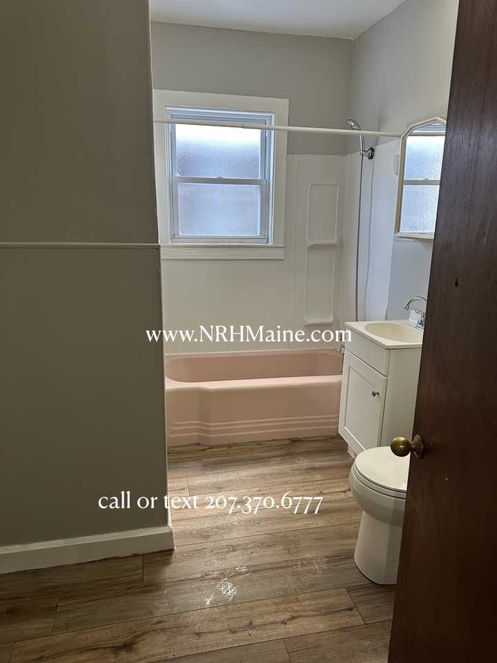 38 College St #2-38-2 - Photo 4 of 4