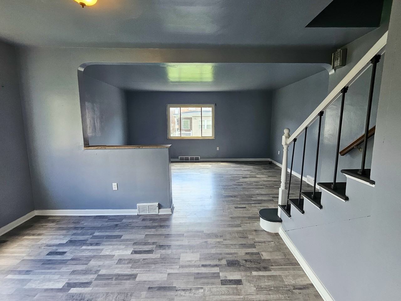 307 Hamilton St #REAR - Photo 4 of 17