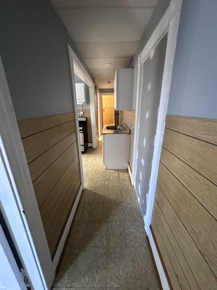 10 Holt St #10-2R - Photo 5 of 6