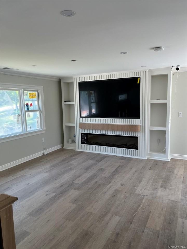 4 Glen Ct - Photo 4 of 32