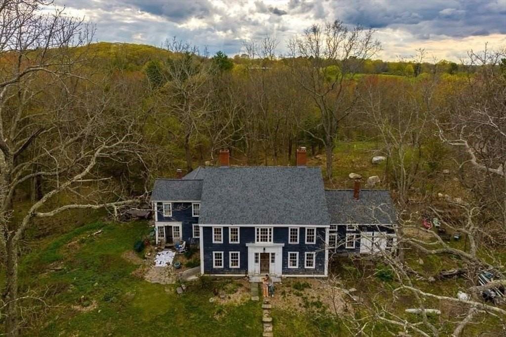 25 25 Bulkeley Rd unit: Center - Photo 2 of 40