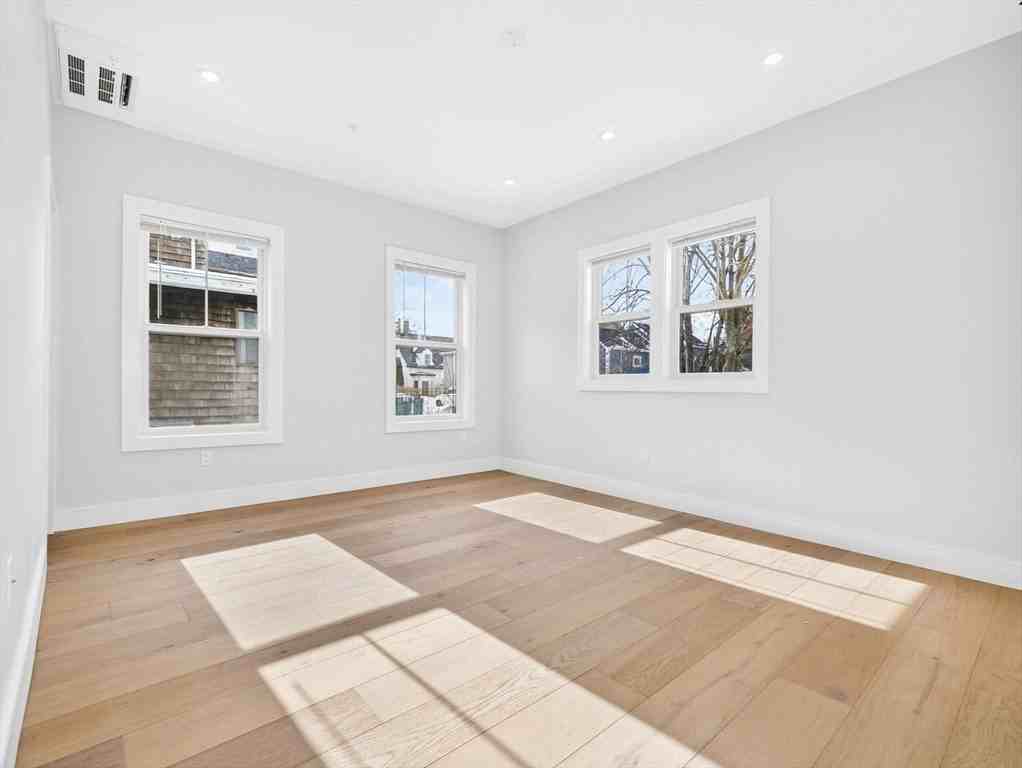 3 Franklin St Unit B #B - Photo 5 of 18