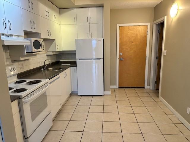 409 Swift St #205 - Photo 6 of 25