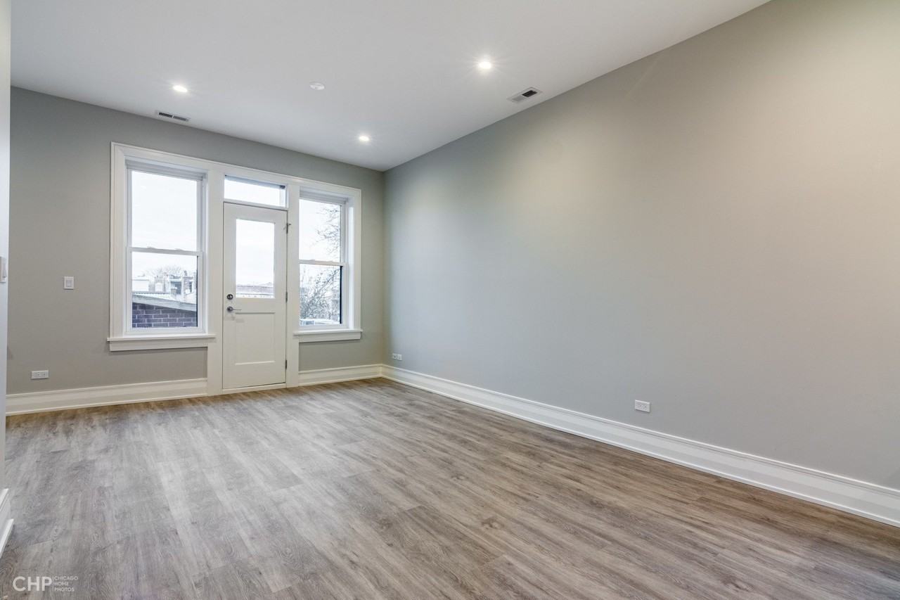 2318 W Thomas St Apt 1f #1F - Photo 4 of 15