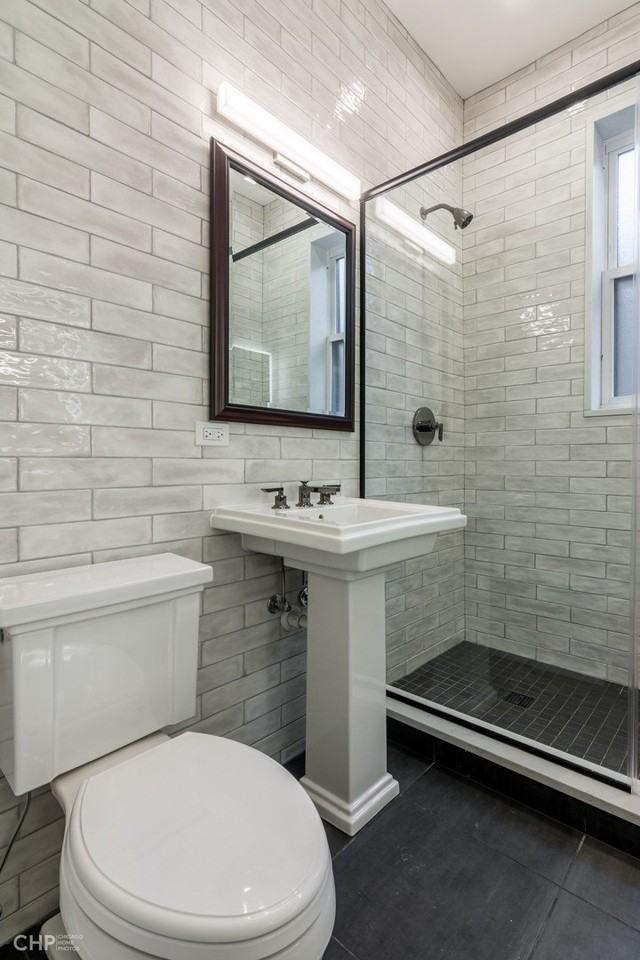 2318 W Thomas St Apt 1f #1F - Photo 7 of 15