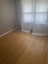 1807 Oakland Ave - Photo 1 of 1