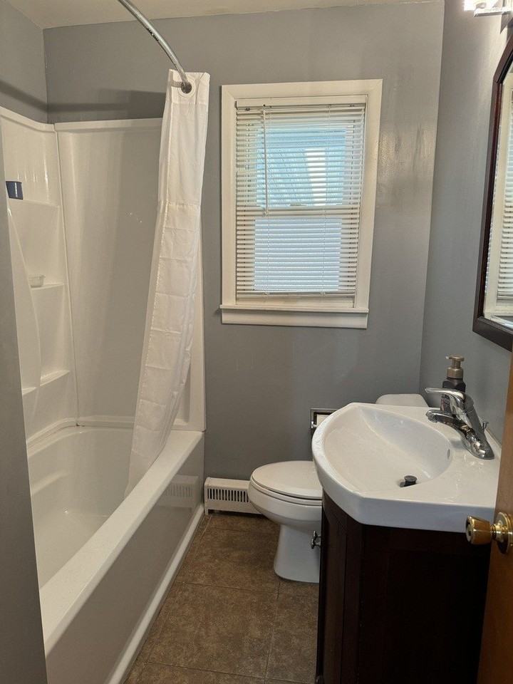 1807 Oakland Ave - Photo 6 of 32