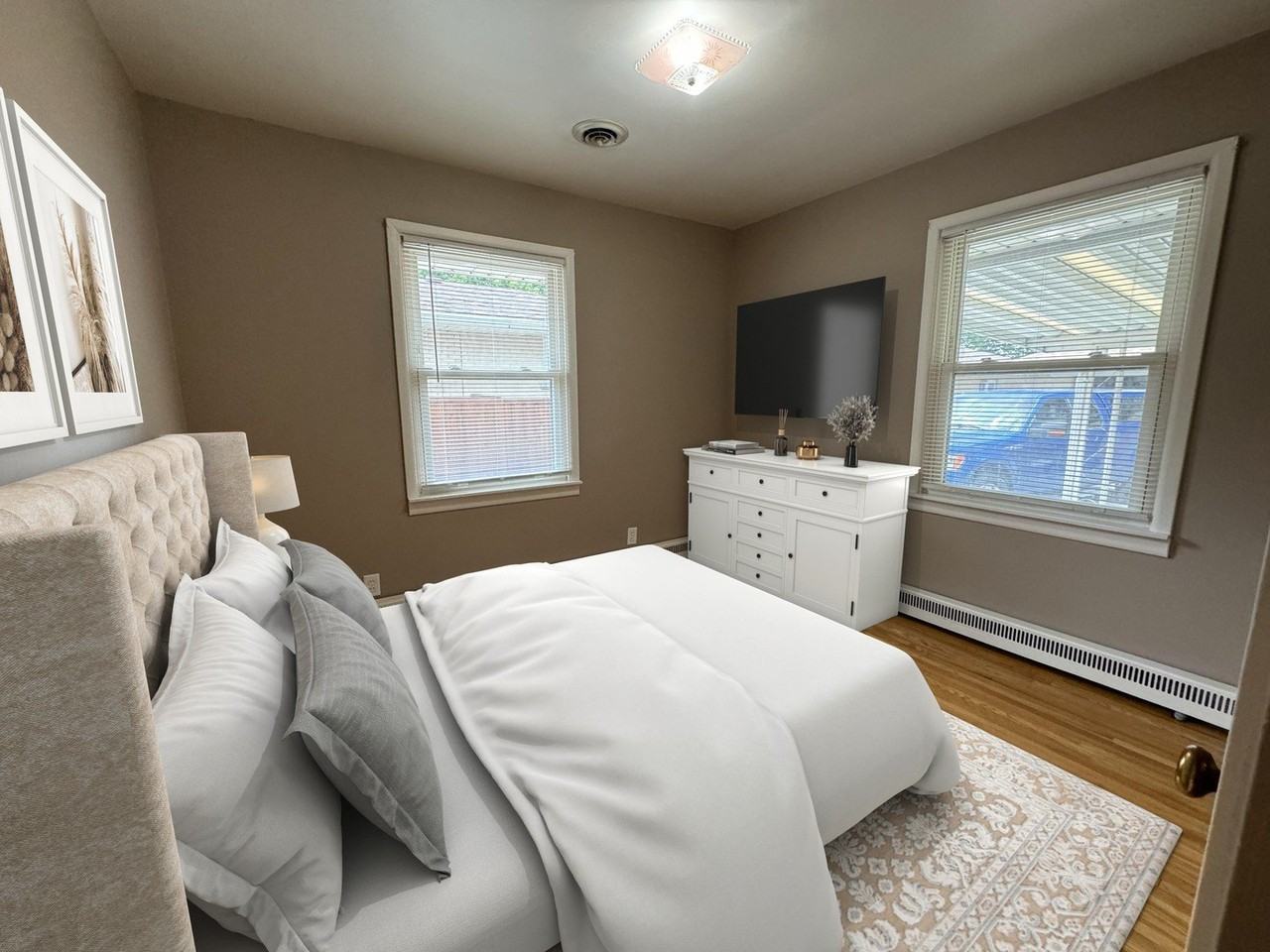 1807 Oakland Ave - Photo 7 of 32