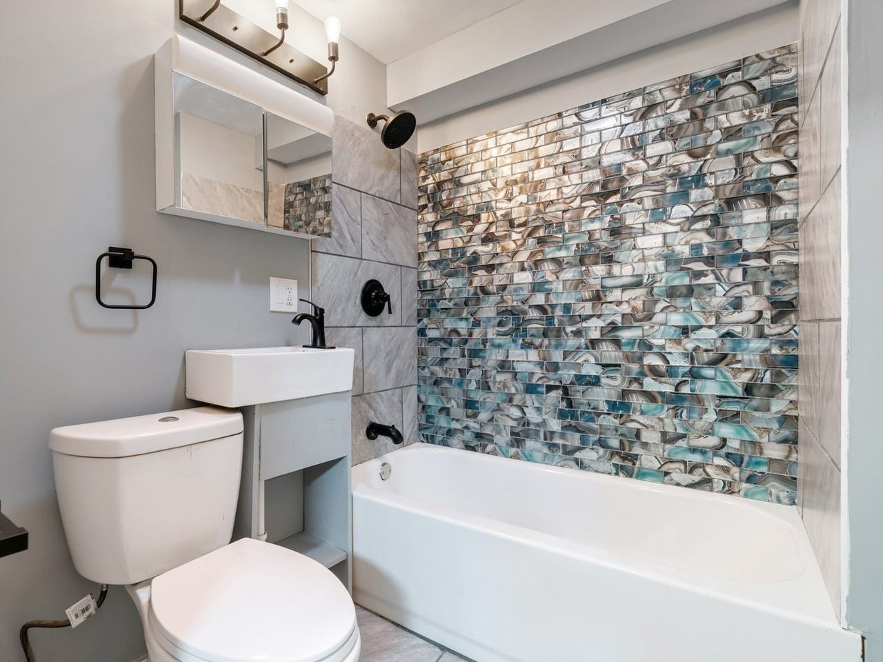 5431 S Indiana Ave Unit G #G - Photo 7 of 10