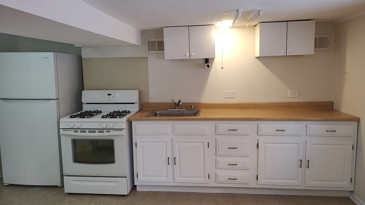 1960 Illinois Street unit: Lowerlevel - Photo 4 of 15