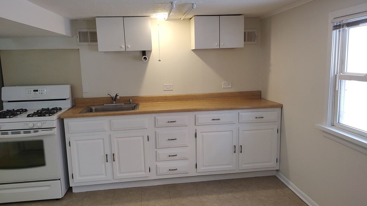 1960 Illinois Street unit: Lowerlevel - Photo 5 of 15