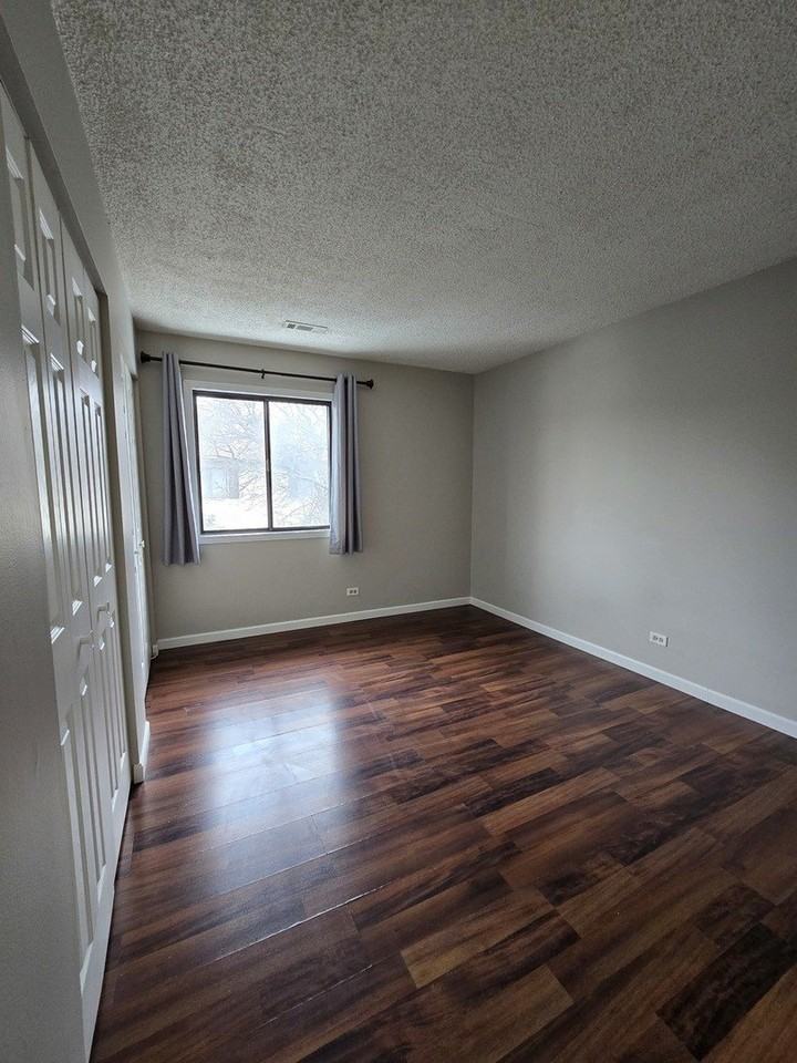 1005 Manchester Ct Unit 1005 #1005 - Photo 6 of 12