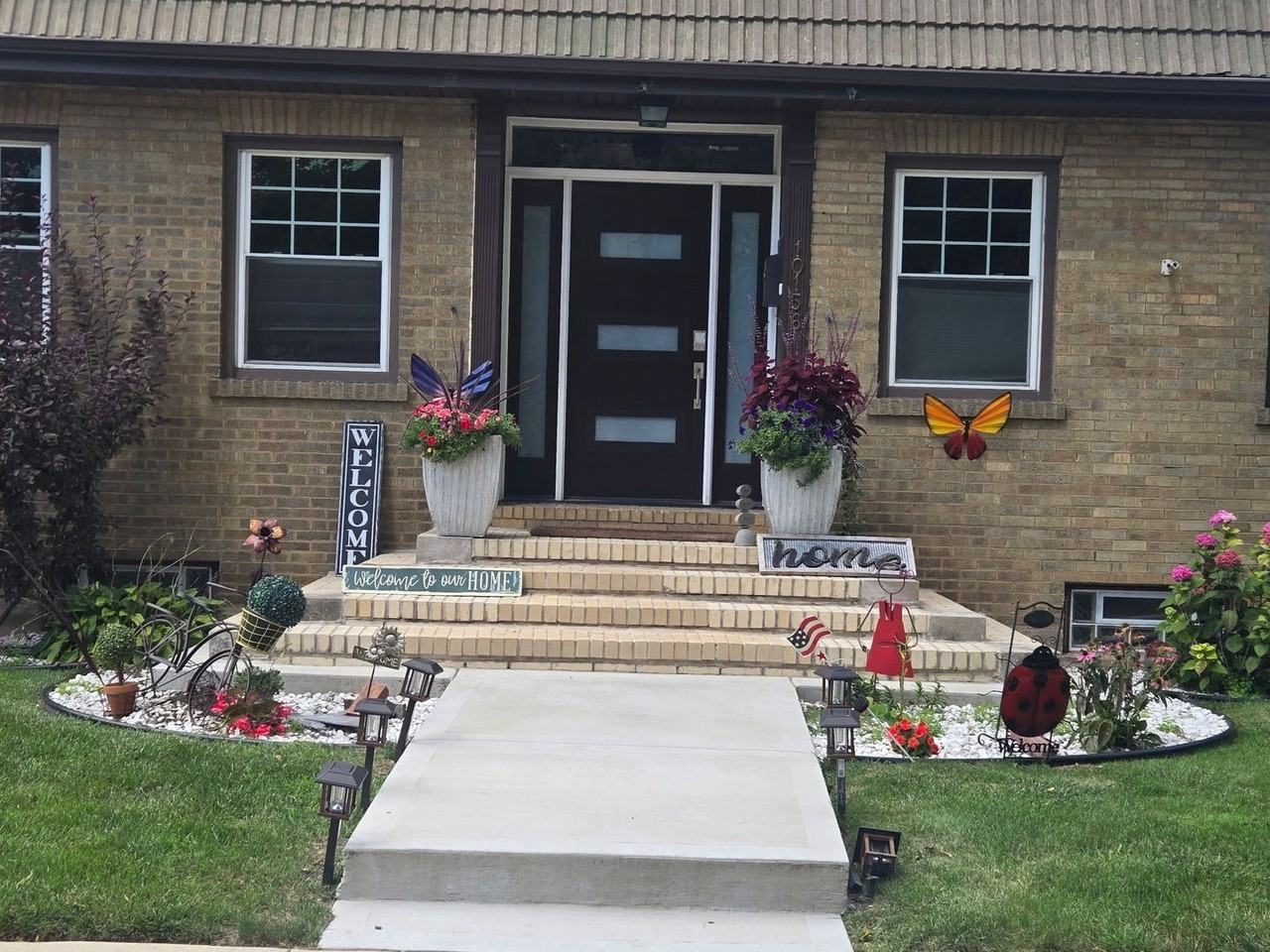 10156 S Hoyne Ave - Photo 2 of 15