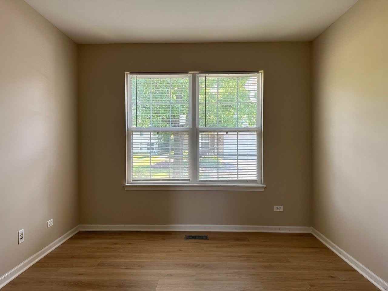 2737 Borkshire Ln - Photo 7 of 18