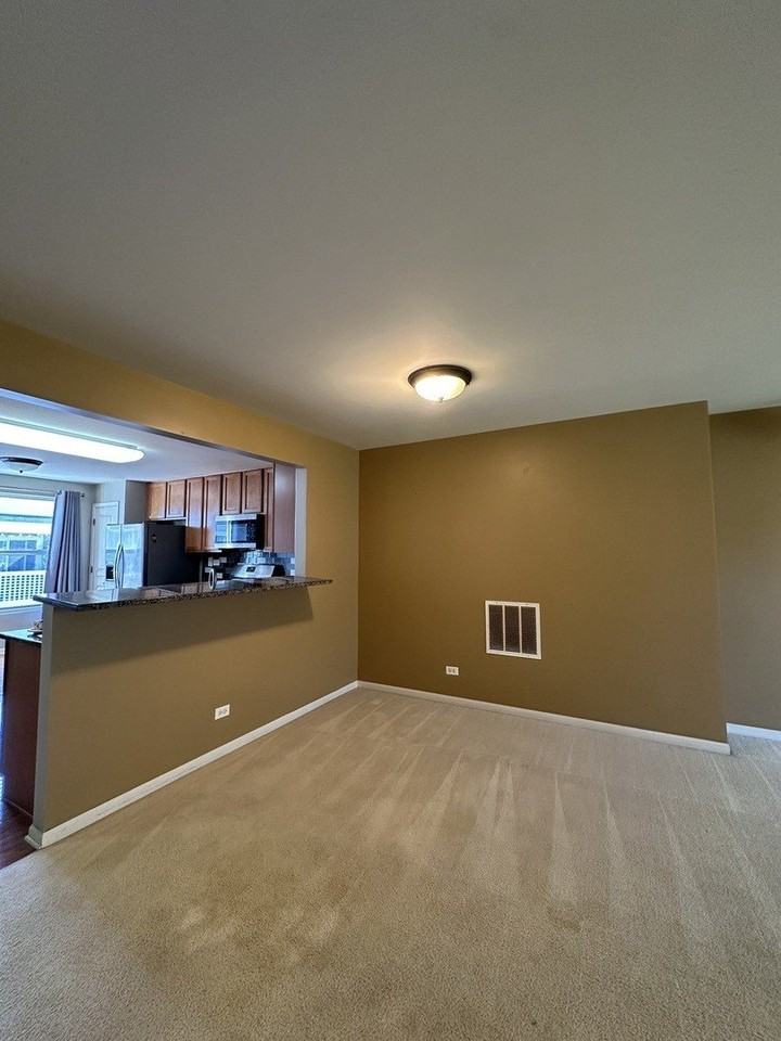 2462 Emily Ln - Photo 4 of 19