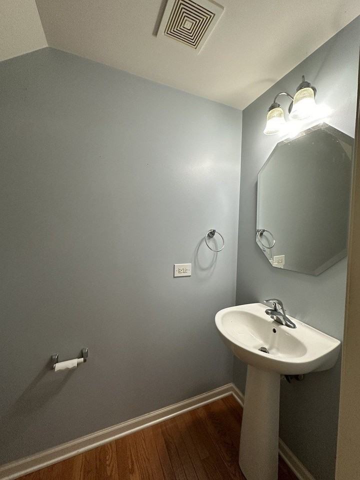 2462 Emily Ln - Photo 6 of 19