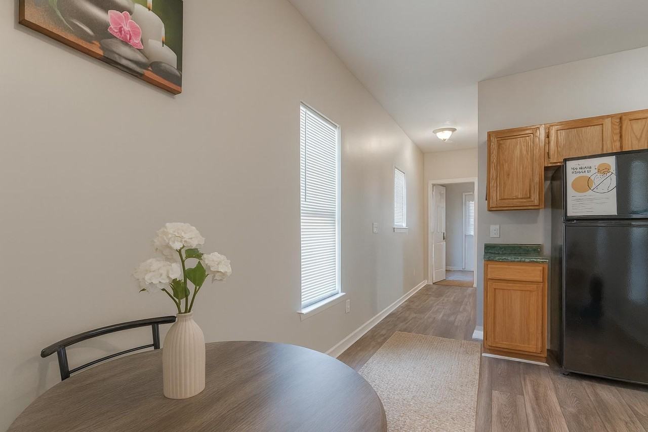 Joseph E Boone Blvd Nw - Photo 3 of 8