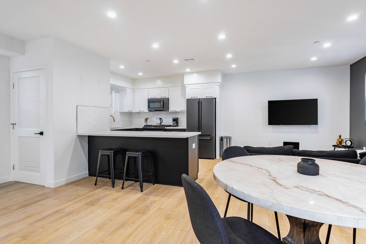 N June St - Photo 5 of 32