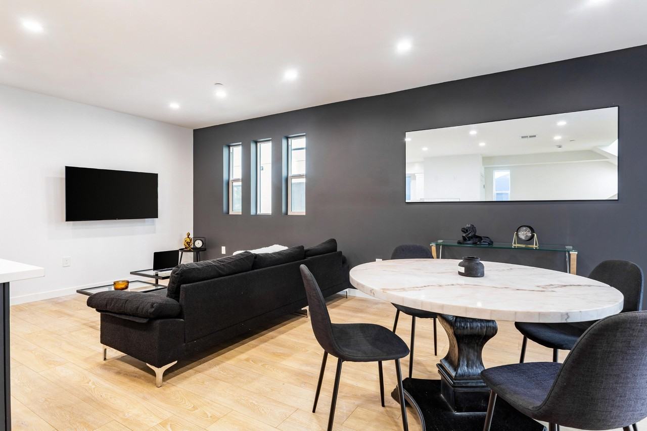 N June St - Photo 6 of 32