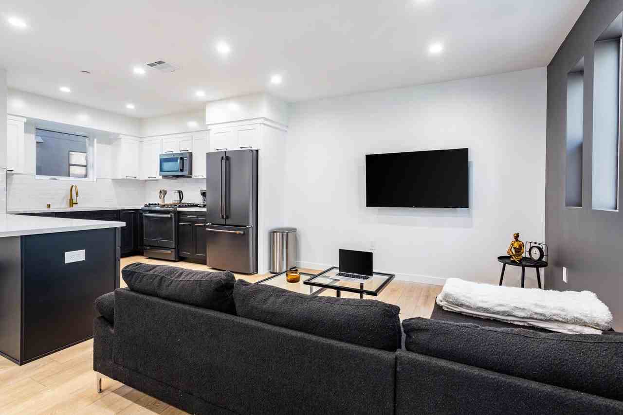 N June St - Photo 7 of 32