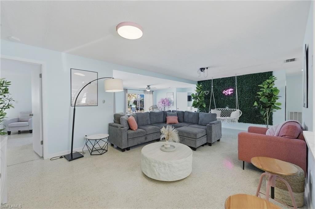 4044 Country Club Blvd - Photo 2 of 42