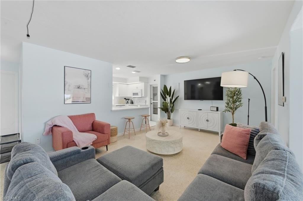 4044 Country Club Blvd - Photo 3 of 42