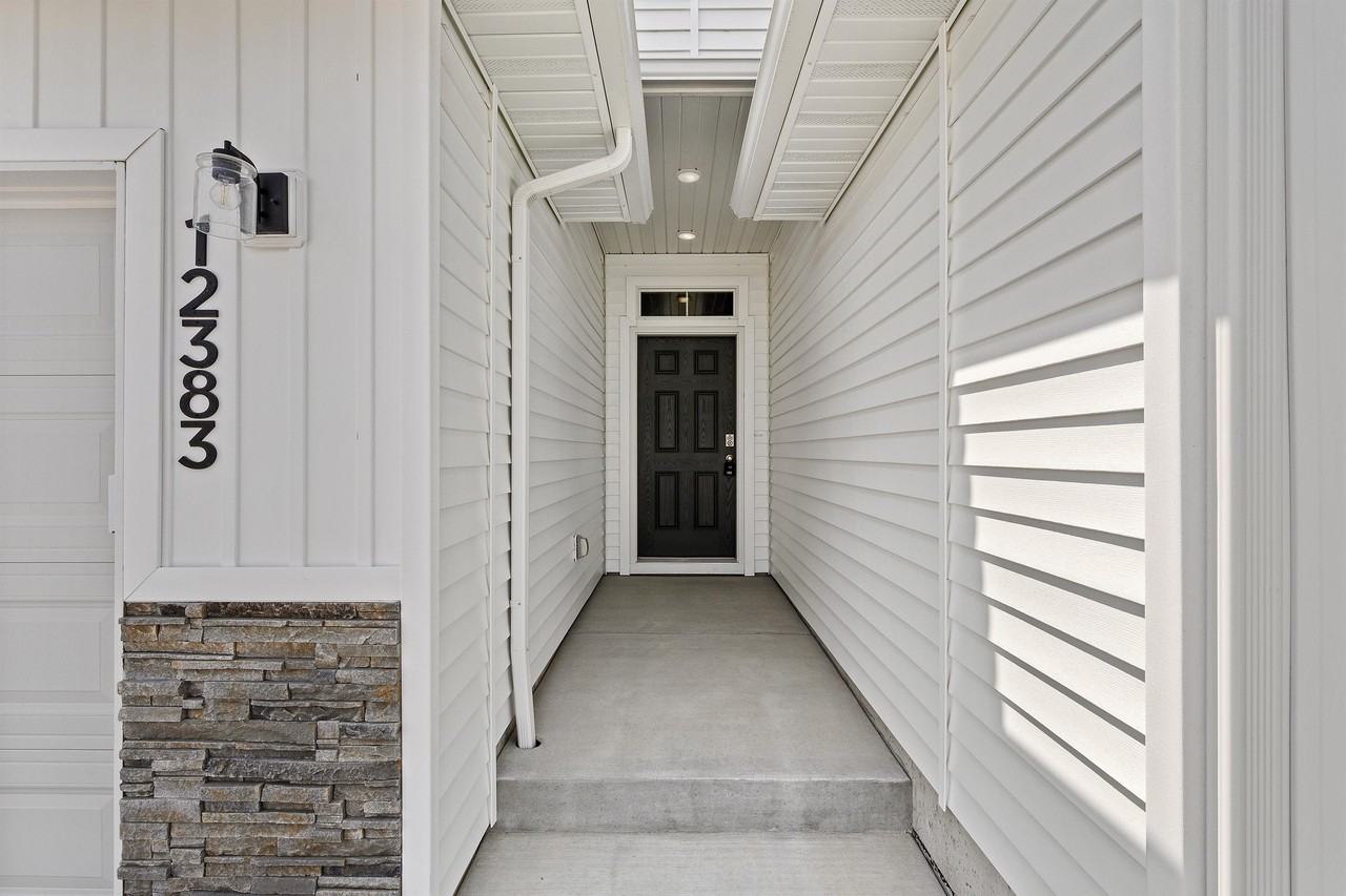 12383 Genevieve St #1 - Photo 4 of 24