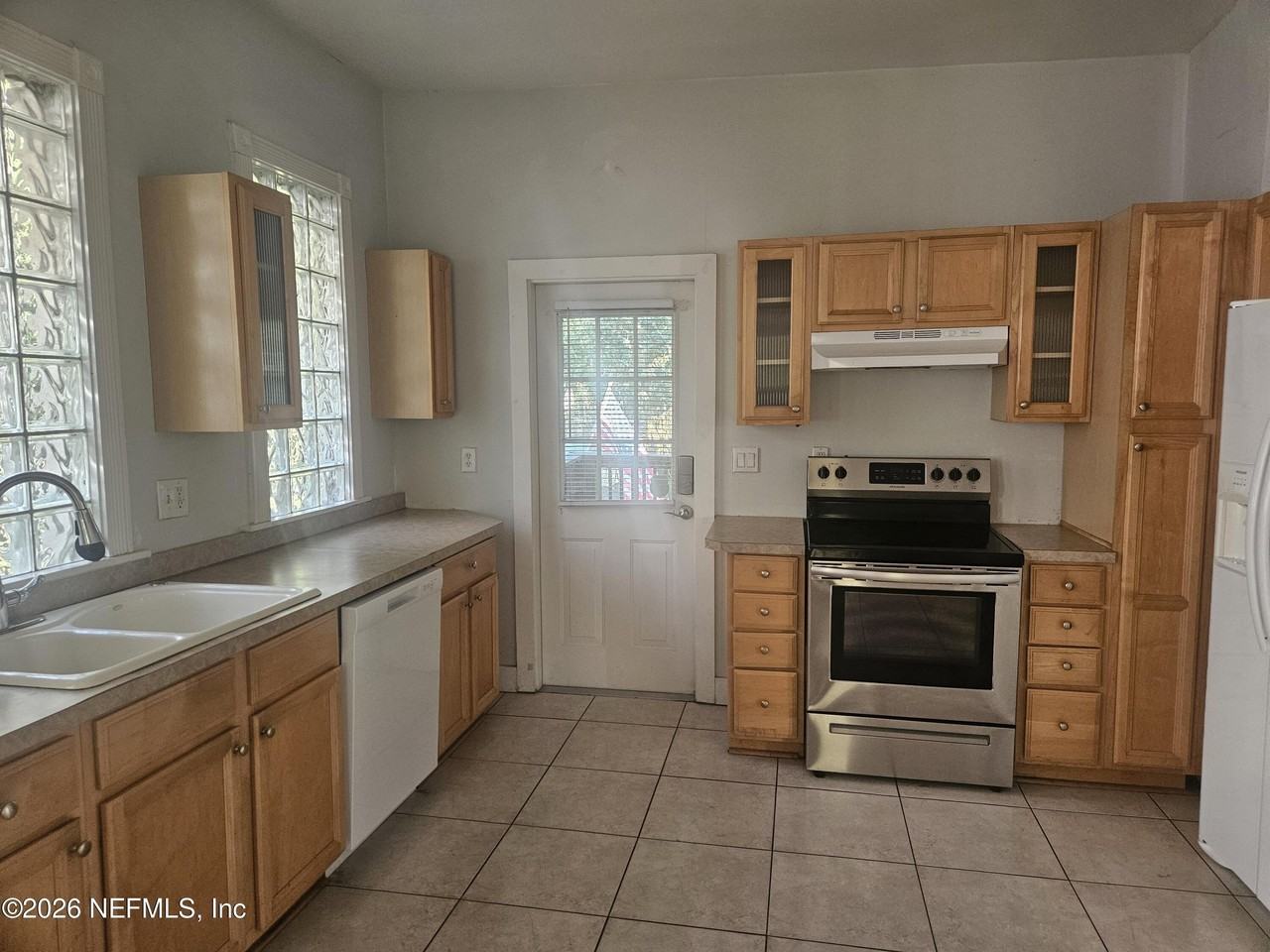 1425 Silver St - Photo 6 of 20