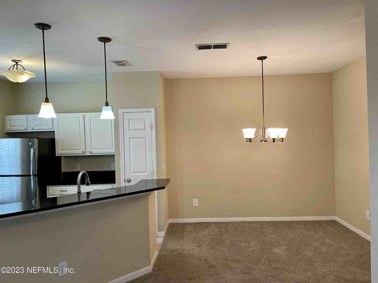 13703 Richmond Park Dr N Apt 2504 #2504 - Photo 7 of 12