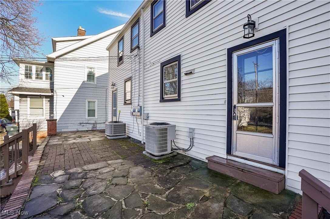 2292 S Overlook Rd Unit 1 #1 - Photo 3 of 27