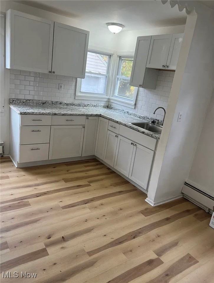 13612 Bennington Ave - Photo 2 of 15