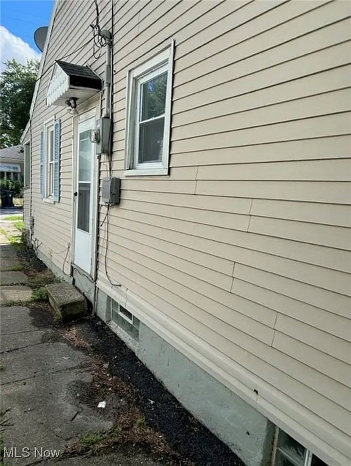 13612 Bennington Ave - Photo 4 of 15