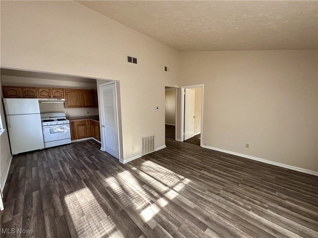 281 Grove St Unit 281 #281 - Photo 2 of 7