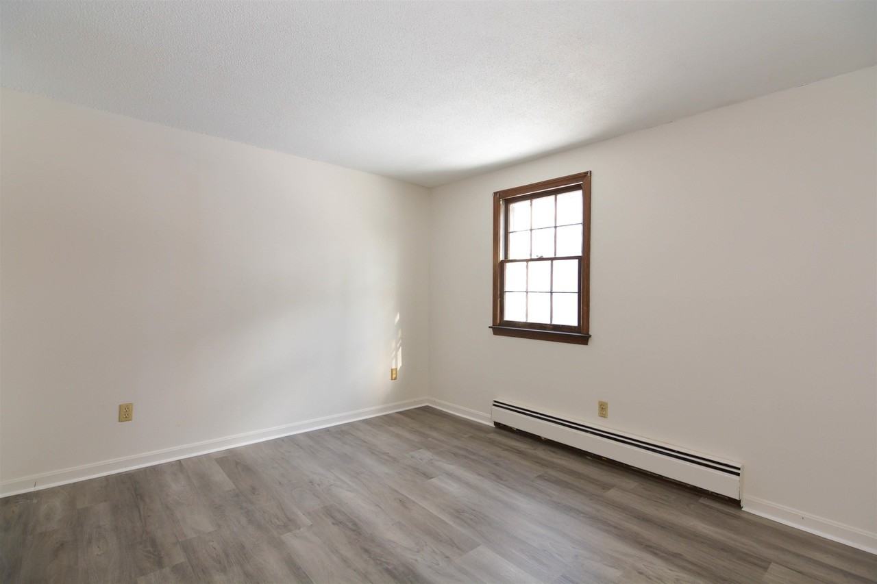 3 Holly Ln - Photo 3 of 18