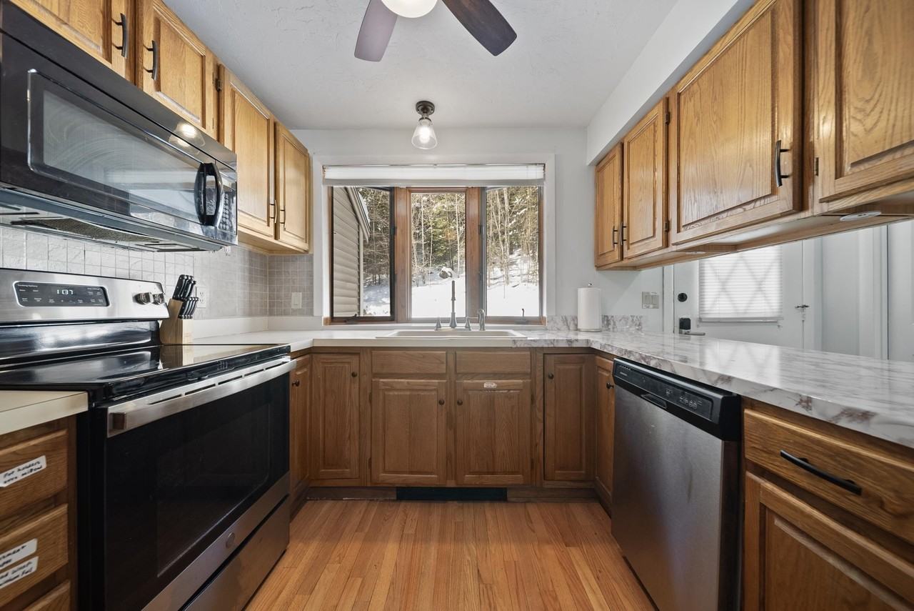 21 Village West Dr #14 - Photo 3 of 21