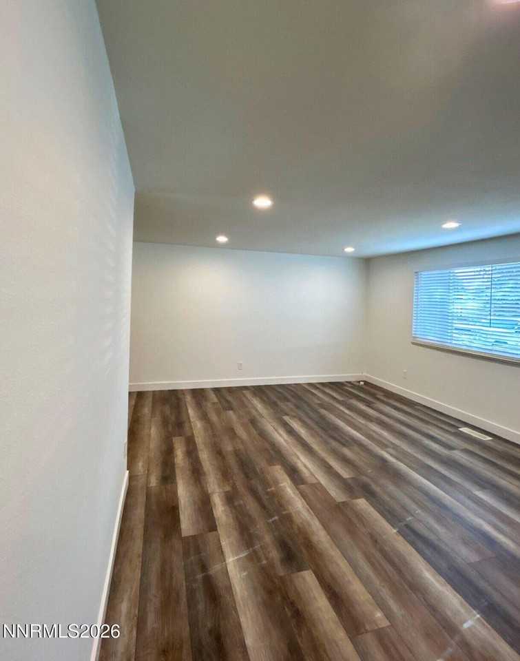 1530 Severn Dr - Photo 2 of 21