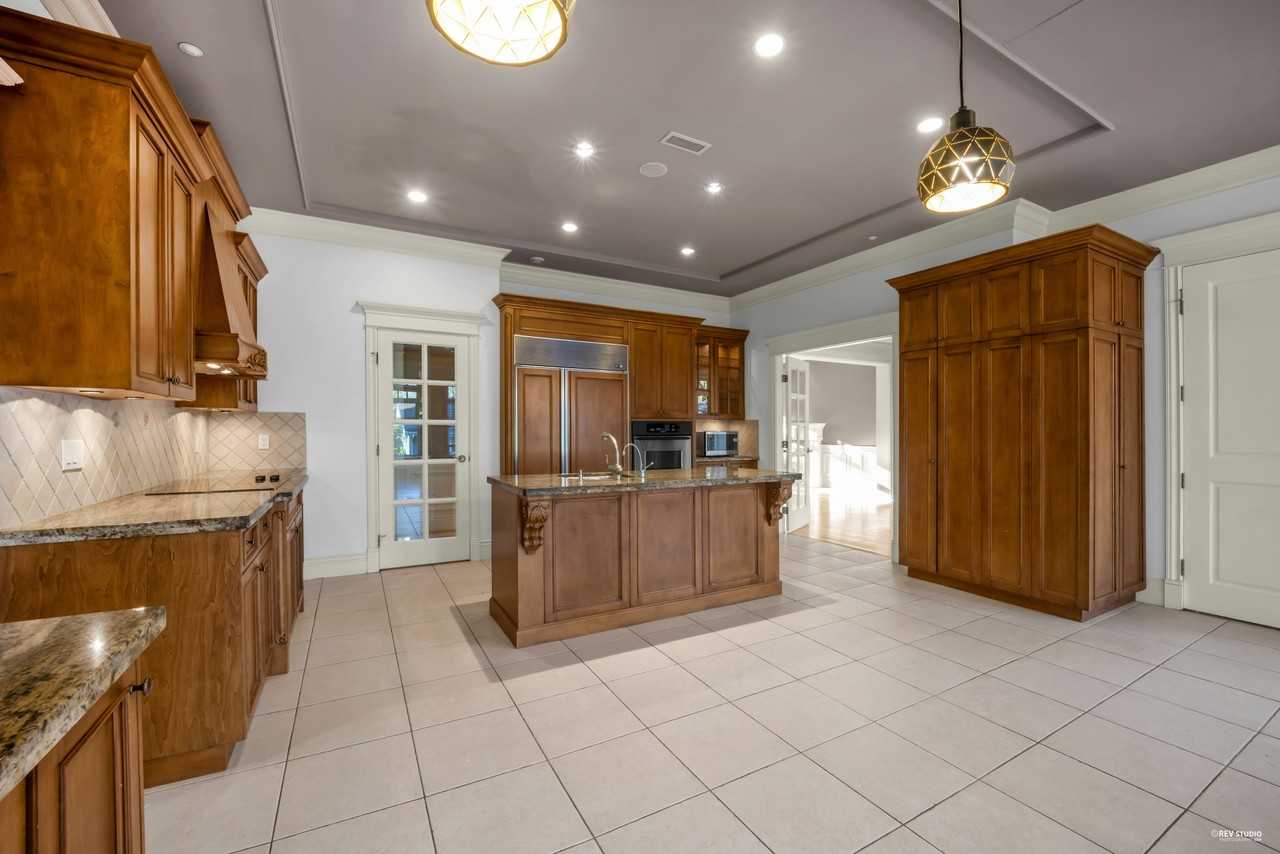 2925 West 36th Avenue - Photo 3 of 25