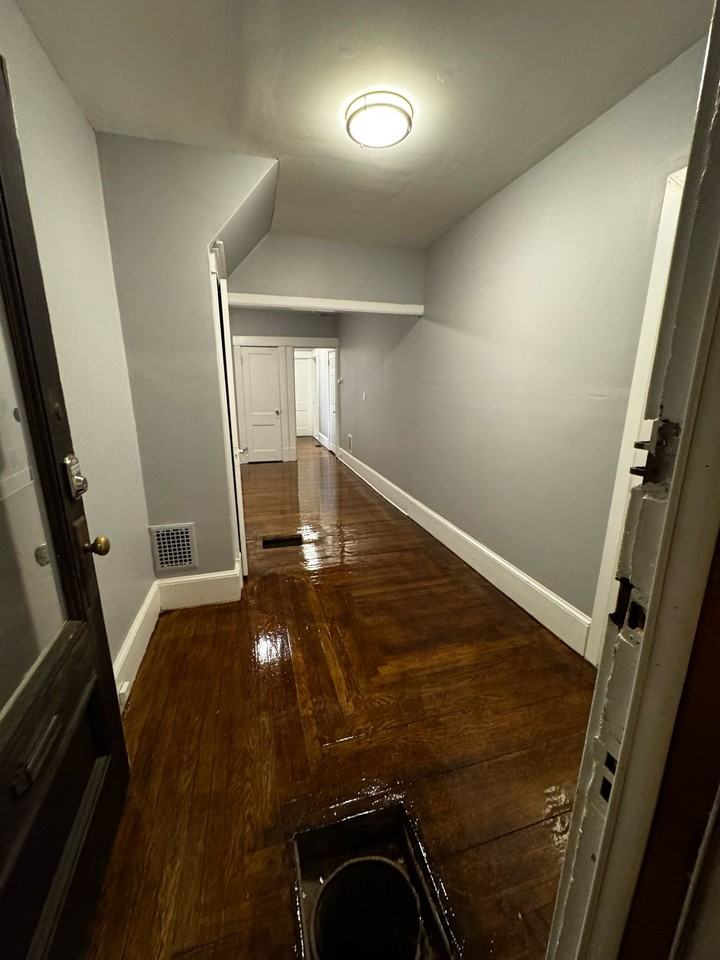 60 Collins St #1 - Photo 6 of 8