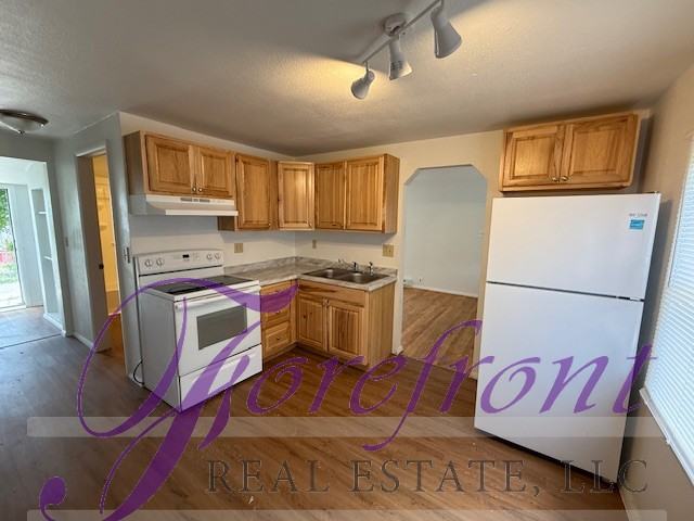 1120 S Willow St #1 - Photo 5 of 12