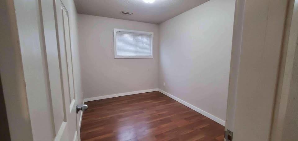 2172 300-129 - 2154 - 2172 Quince Street - 2172 B #2172B - Photo 2 of 5