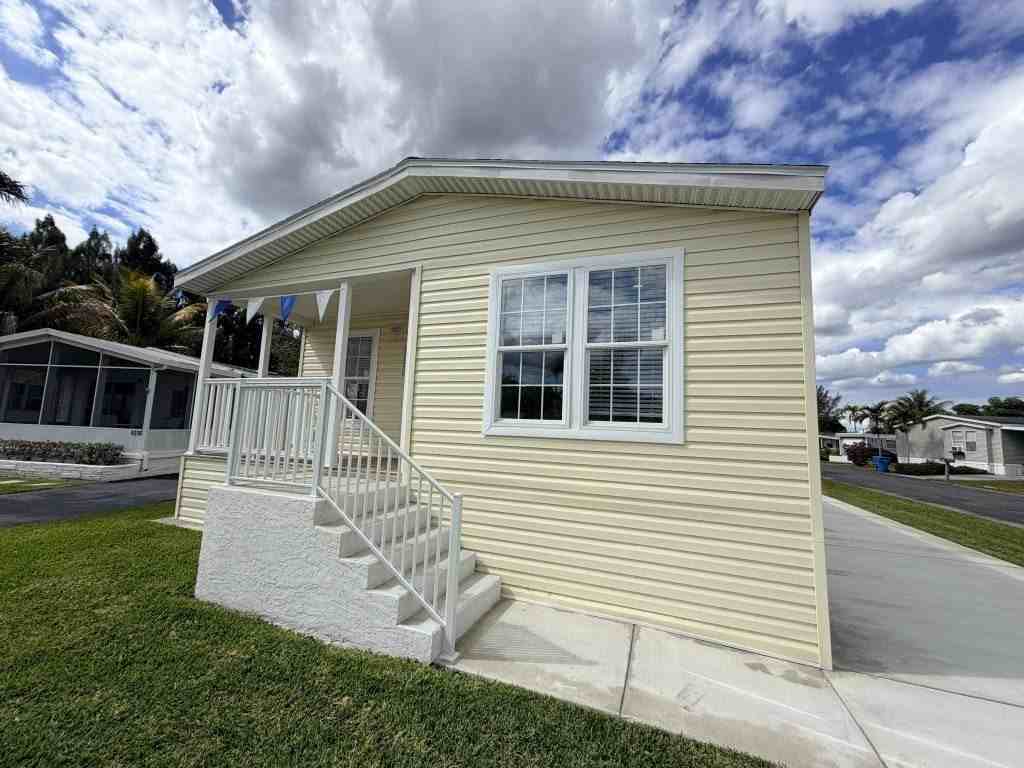 5220 Sw 33rd St #13-06 - Photo 4 of 21