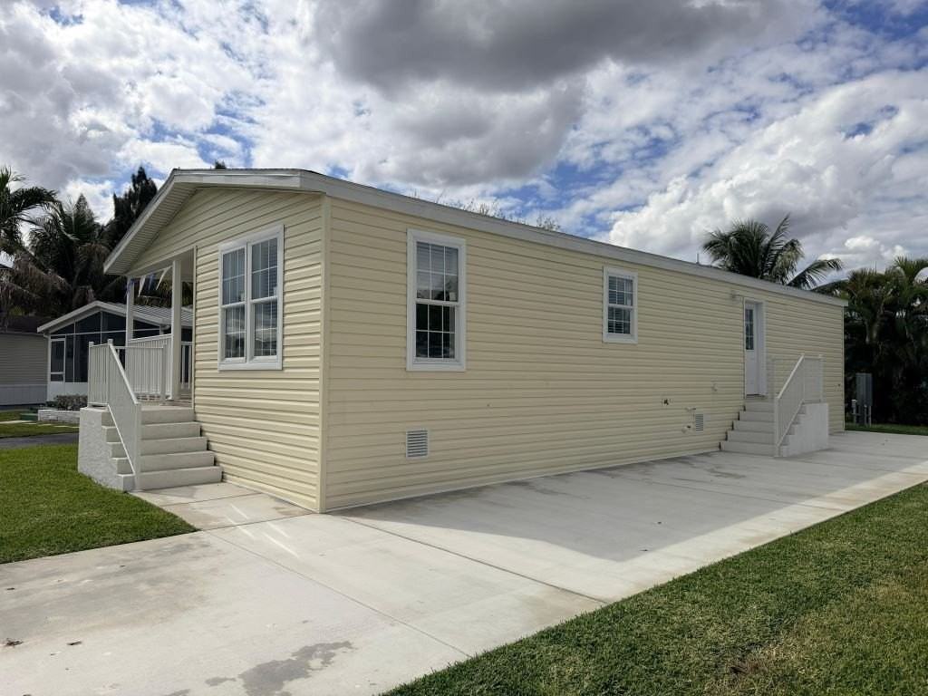 5220 Sw 33rd St #13-06 - Photo 5 of 21