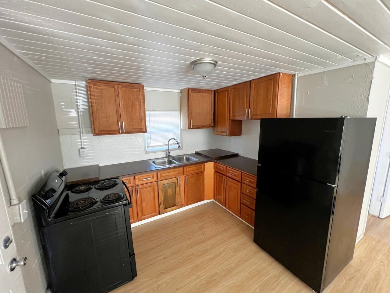 8215 Stoner Rd #806 - Photo 4 of 10