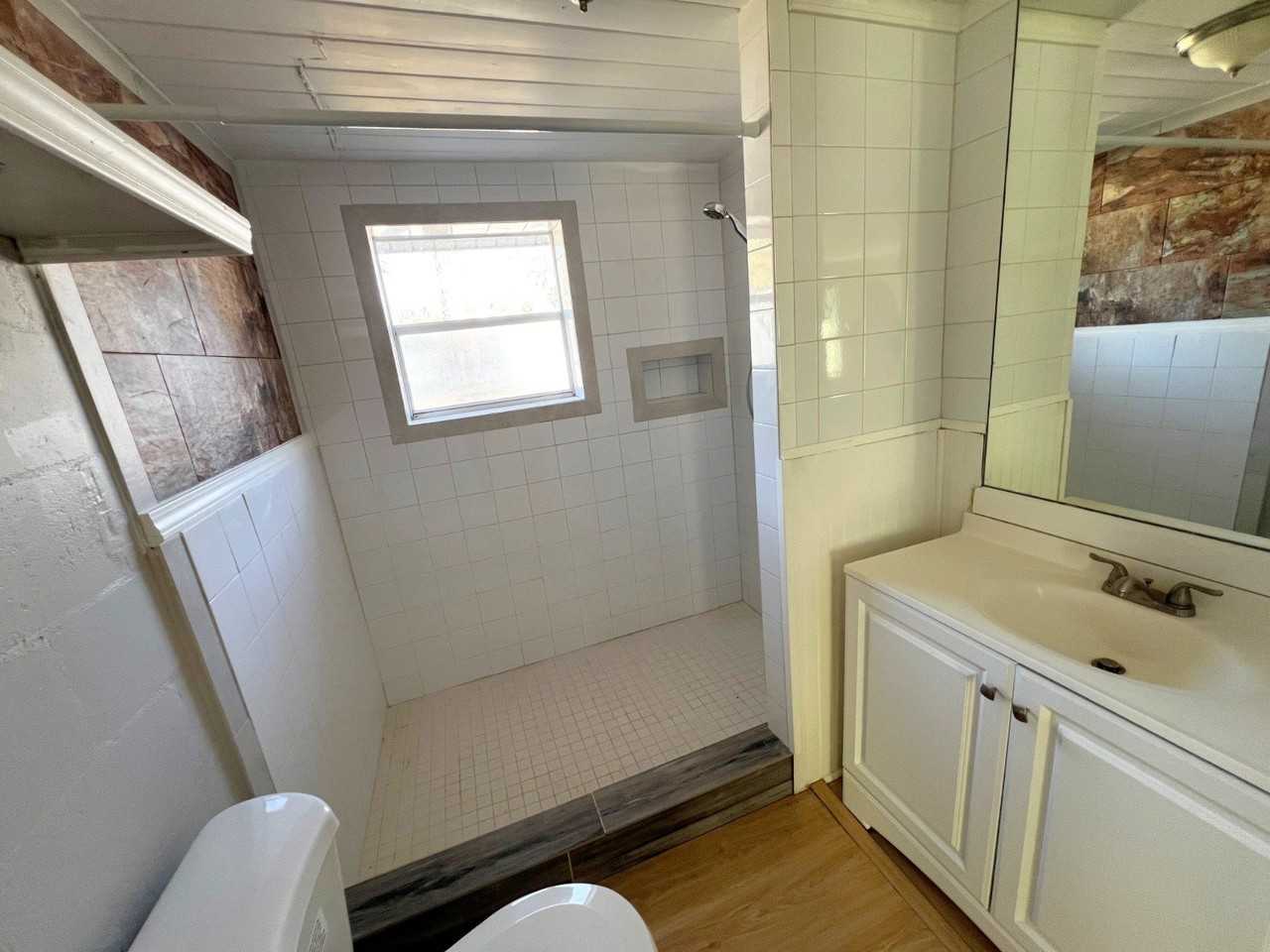 8215 Stoner Rd #806 - Photo 7 of 10