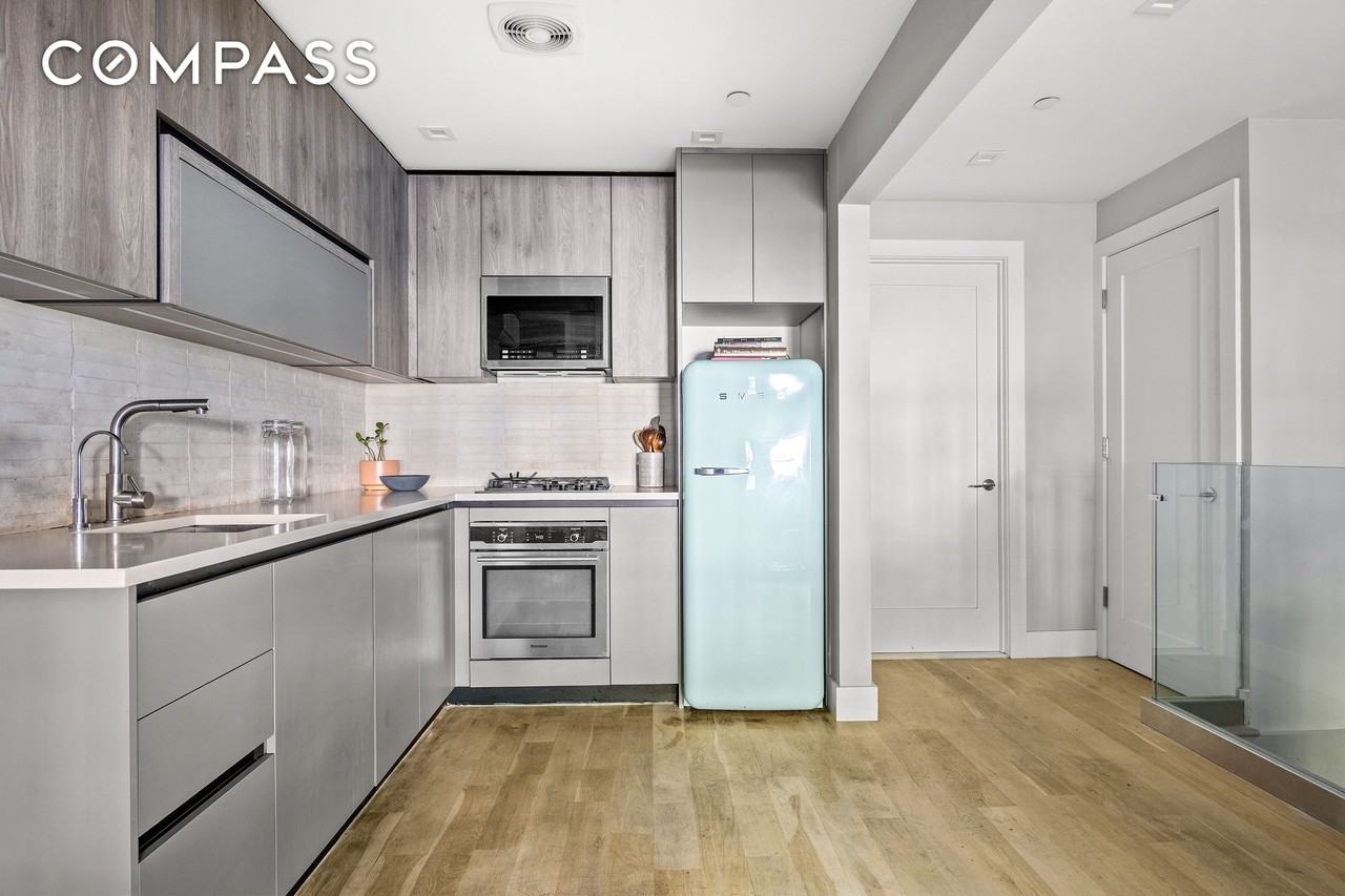 872 Saint Johns Pl #1F - Photo 3 of 8