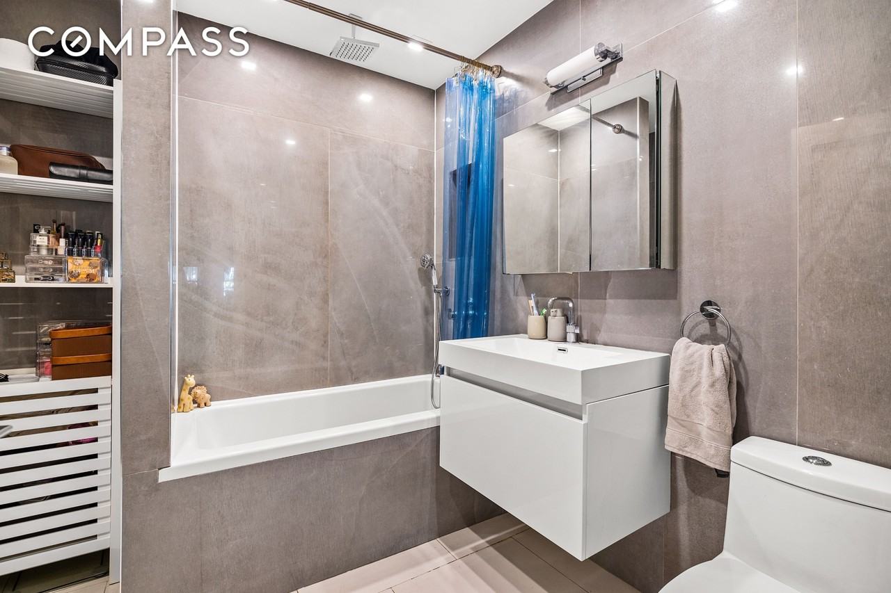 872 Saint Johns Pl #1F - Photo 6 of 8