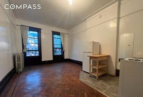 featured image of 574 7th St #21