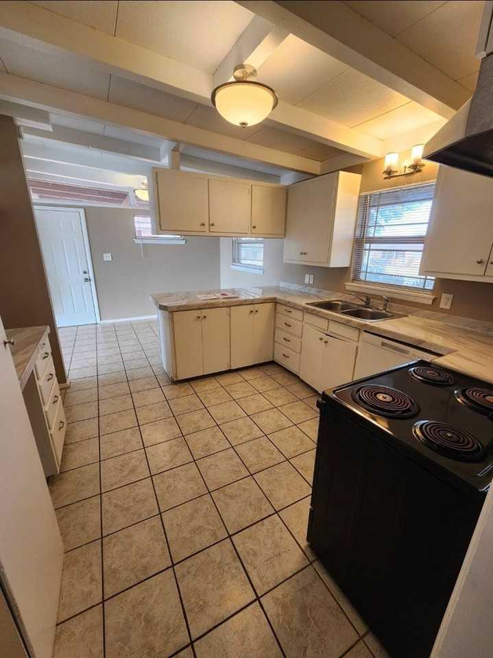 719 Boyd Ave - Photo 4 of 23